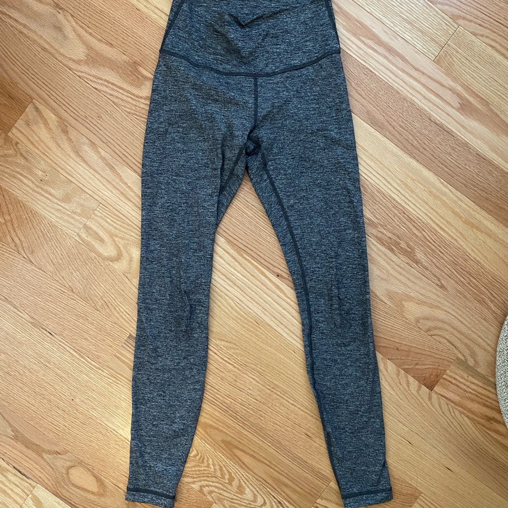Lululemon heathered black Align high rise leggings size 6